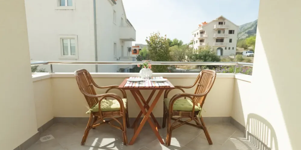 Balcone piccolo con vista